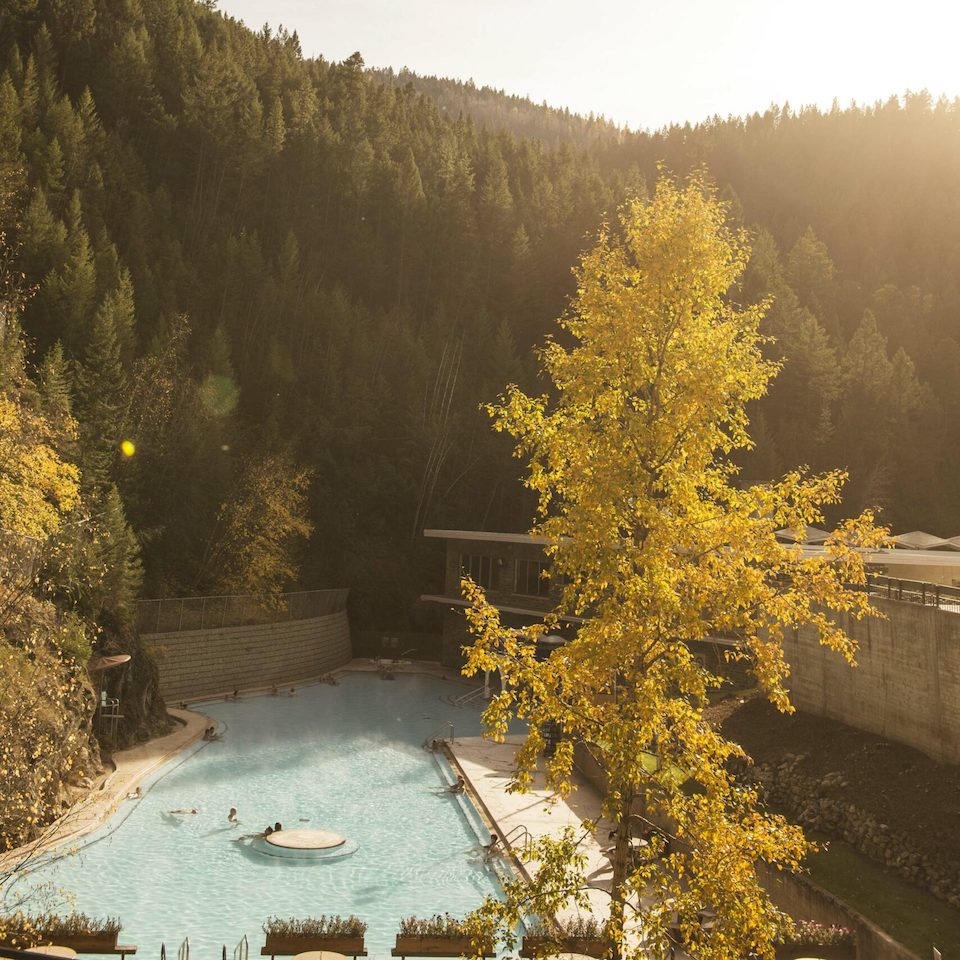 Radium Hot Springs - Best Hot Springs near Banff - Gorgeous hot springs in Invermere